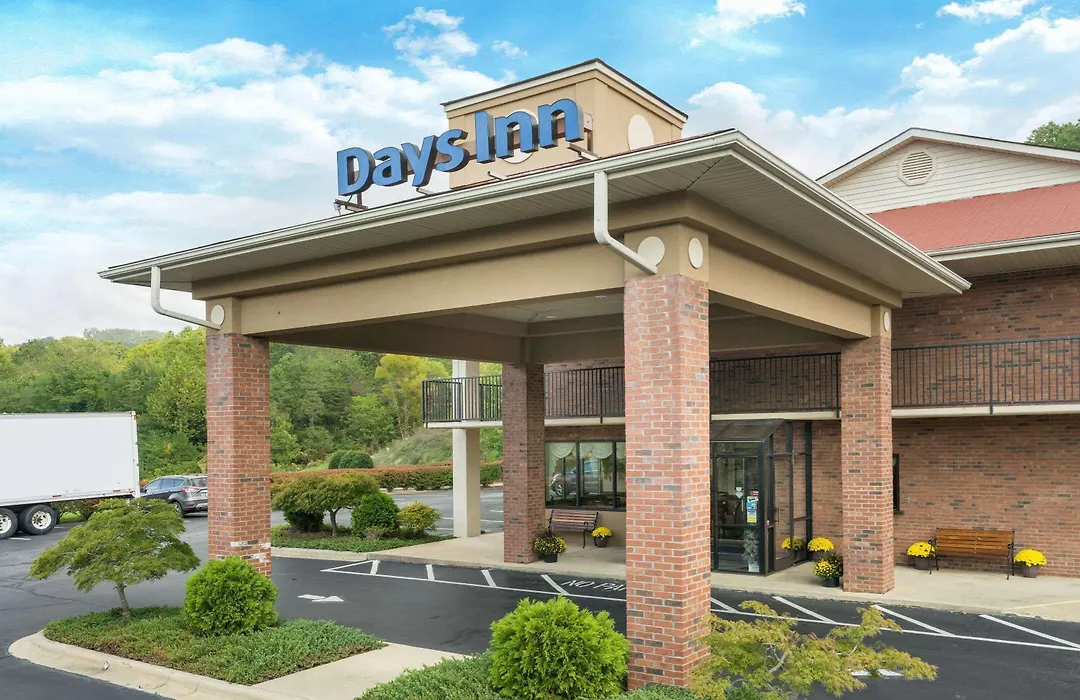 Days Inn By Wyndham Asheville Downtown North-1