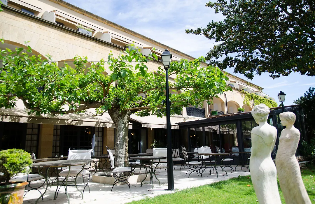 Le Vallon De Valrugues Hotel Spa & Villas-1