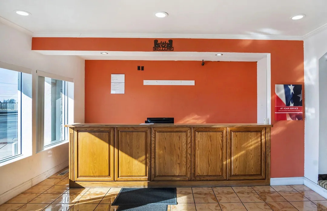 Travelodge By Wyndham Dodge City Ks-1