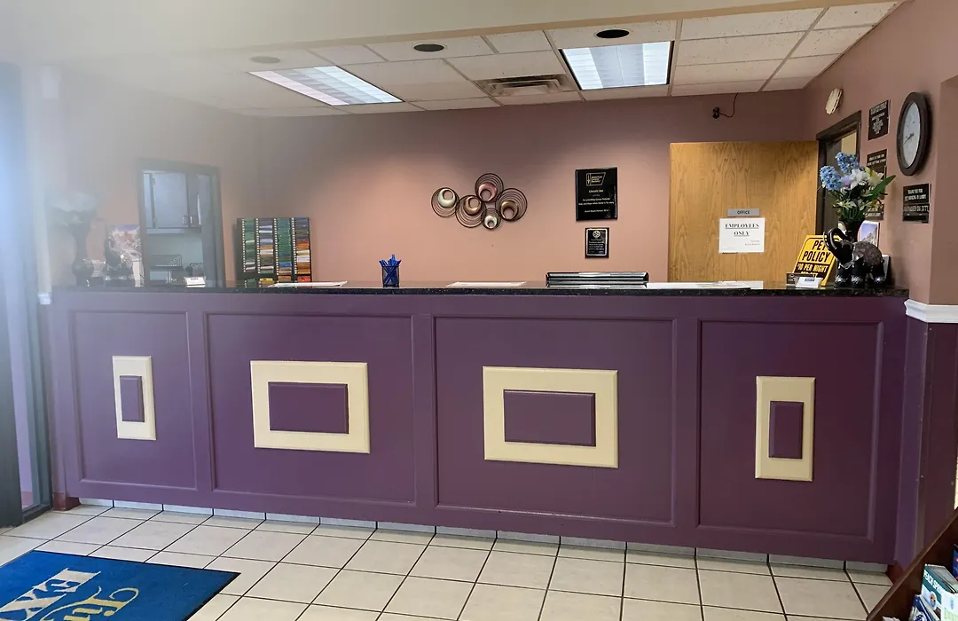 Lincoln Inn Express Hotel And Suites-1