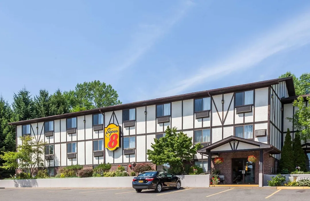 Super 8 By Wyndham Norwich-1