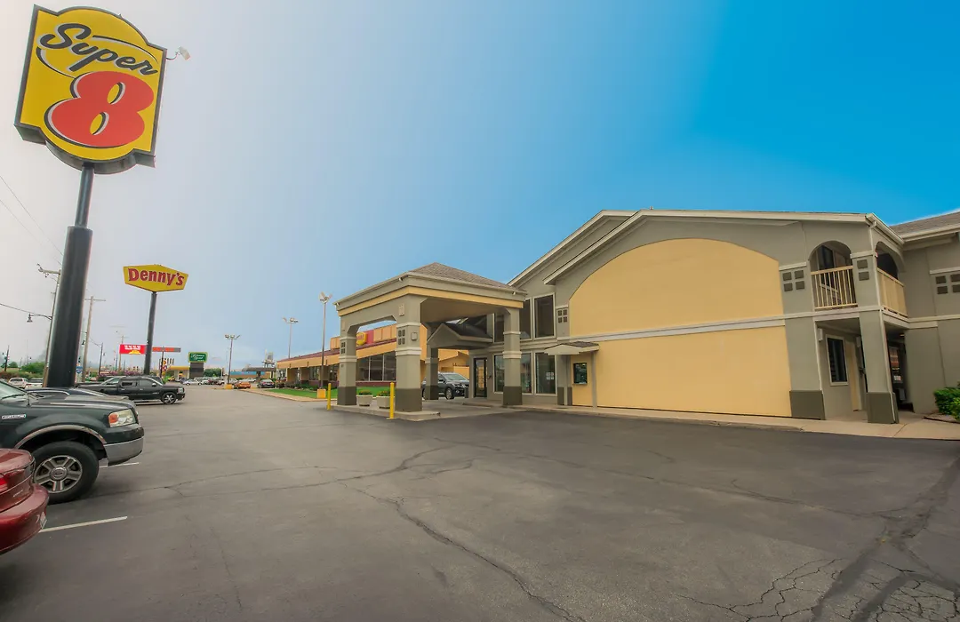 Super 8 By Wyndham Oklahoma Airport Fairgrounds West-1