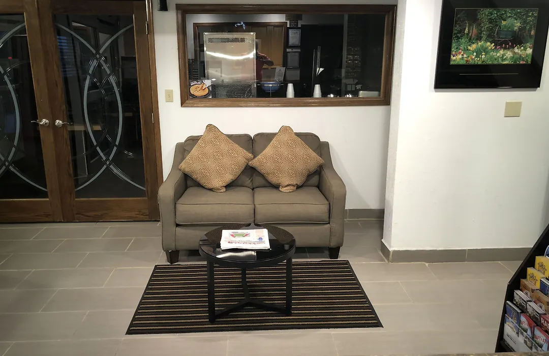 Americas Best Value Inn & Suites Sidney-1