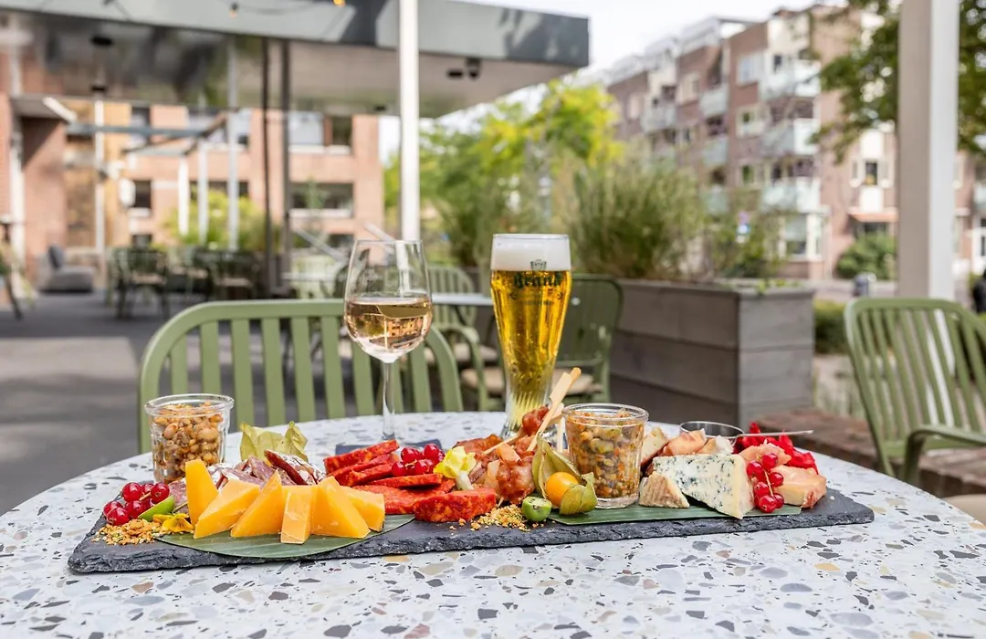 Leonardo Hotel Breda City Center-1