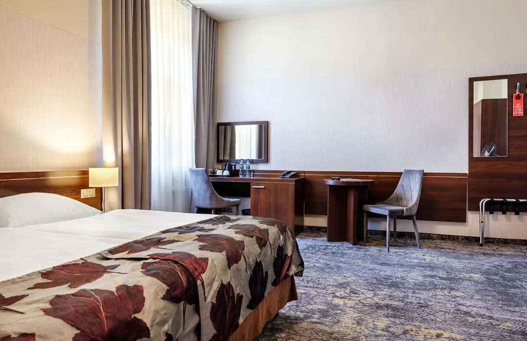 Hotel Rezydent-1