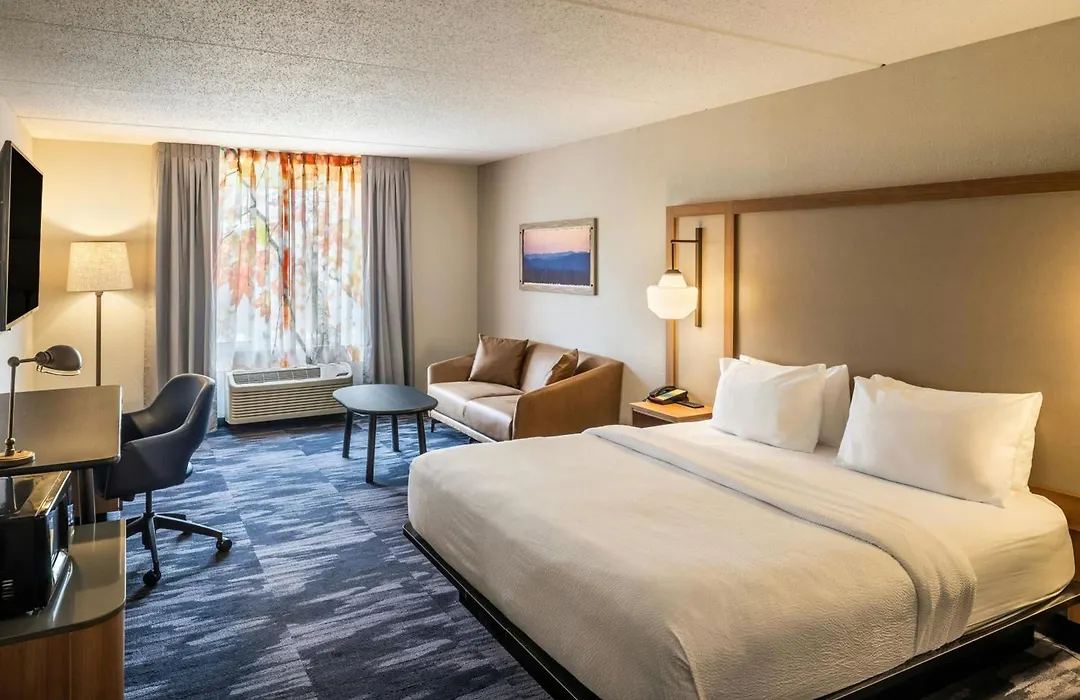 Fairfield Inn & Suites Butler-1