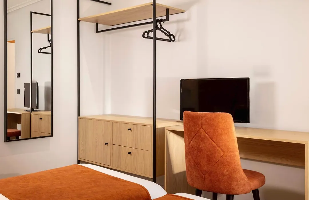 Hotel Espace Champerret-1