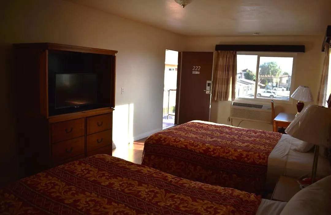 Valley Hotel-1