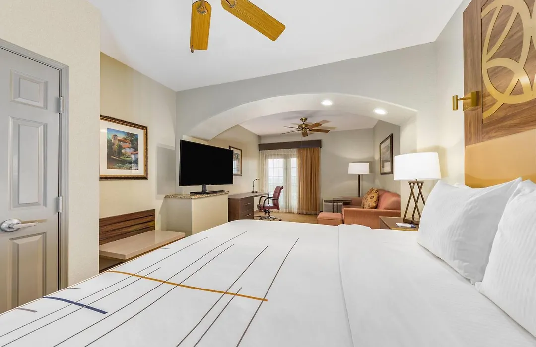 La Quinta By Wyndham Marble Falls-1