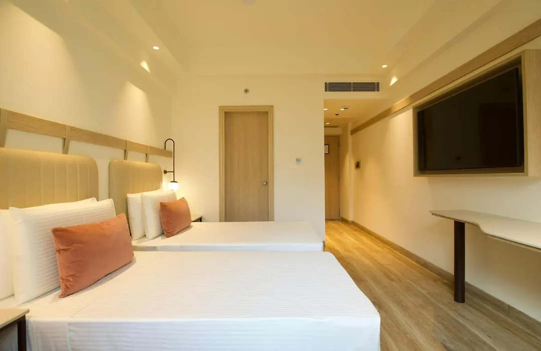 Lemon Tree Hotel, Delhi Airport-1