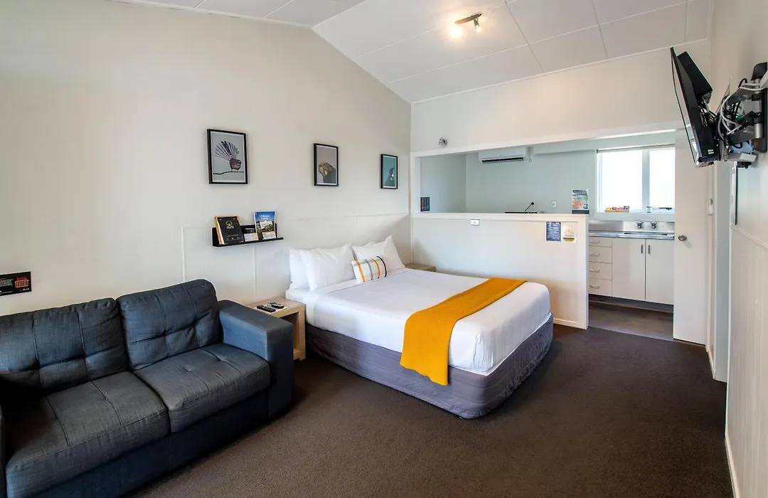 Aura Accommodation-1