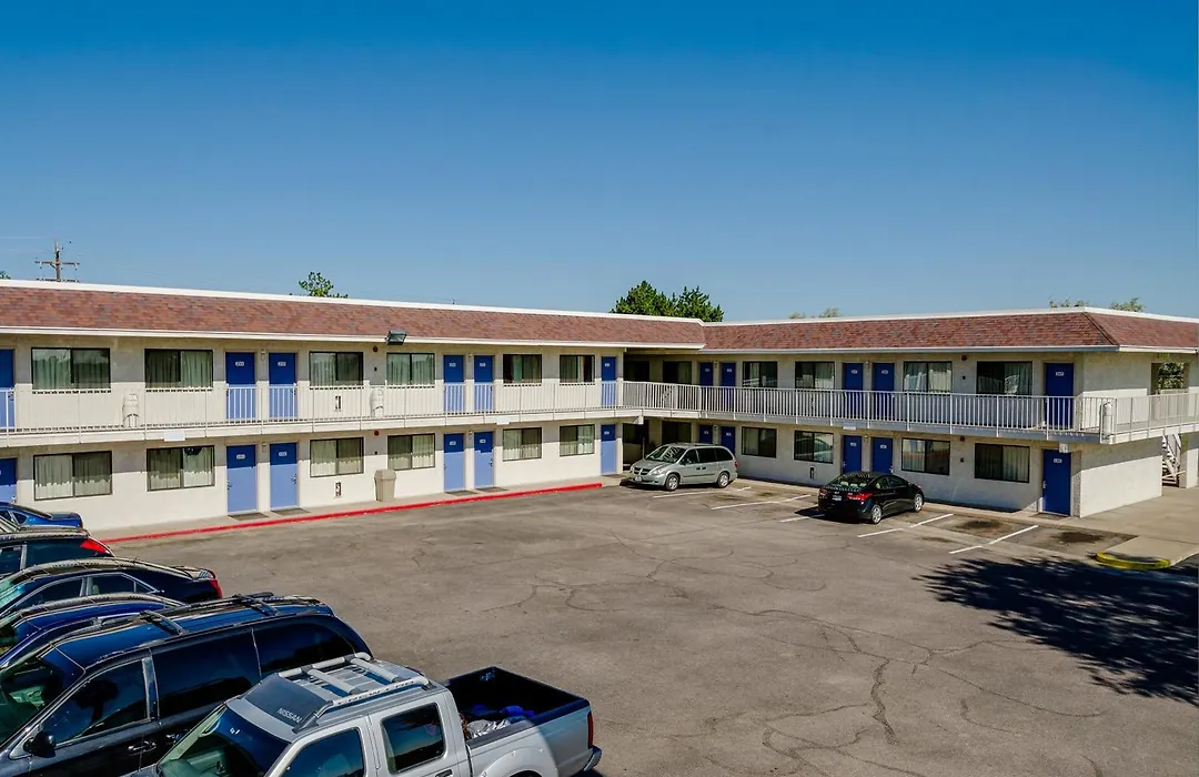 Motel 6 Thornton-1