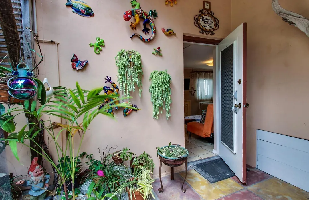 Bella Vista Garden Studio-1