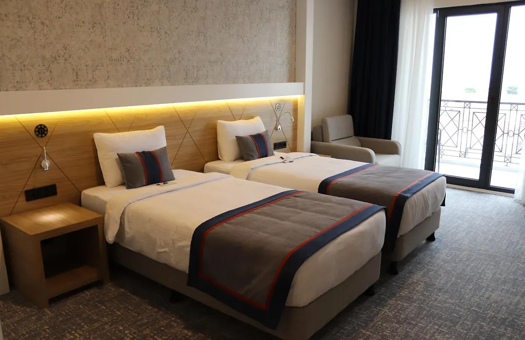 Des'Otel-1