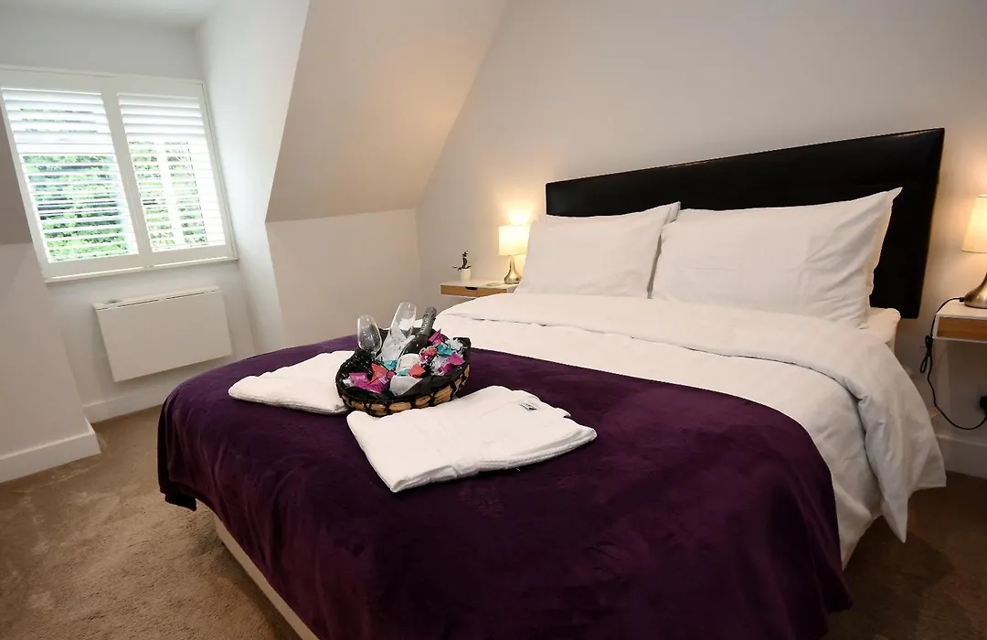Apple Tree Place B&B-1