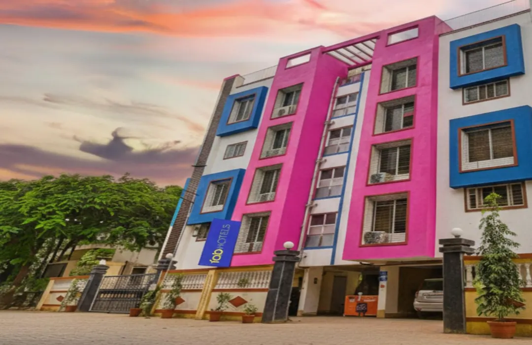 Fabhotel Golden Leaf II-1