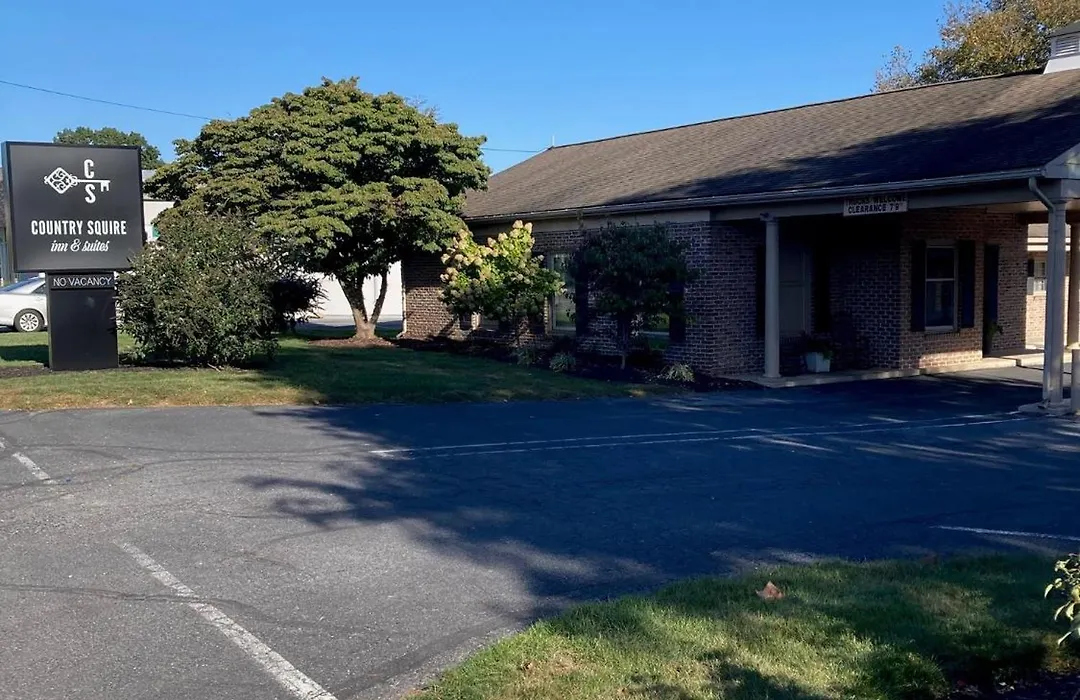Country Squire Inn And Suites-1