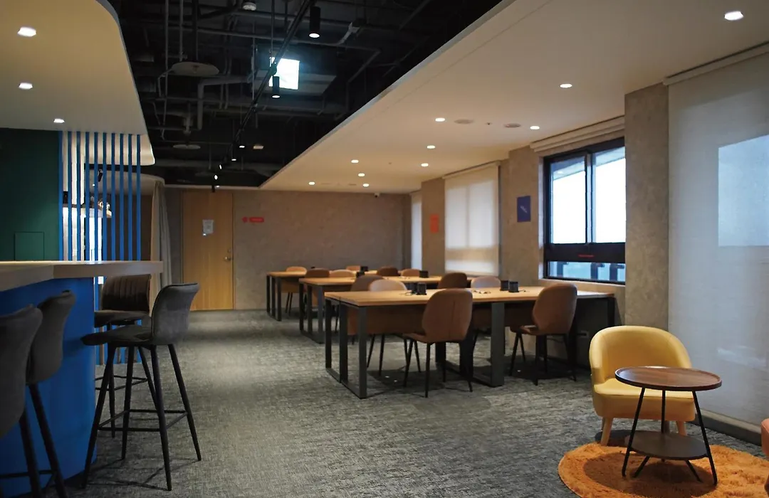 Roaders Plus Hotel - Taipei Station-1