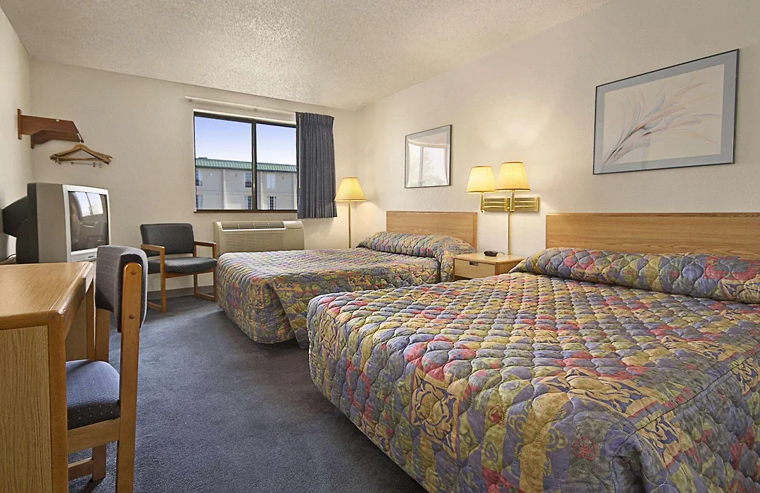 Super 8 Springfield North I-44-1