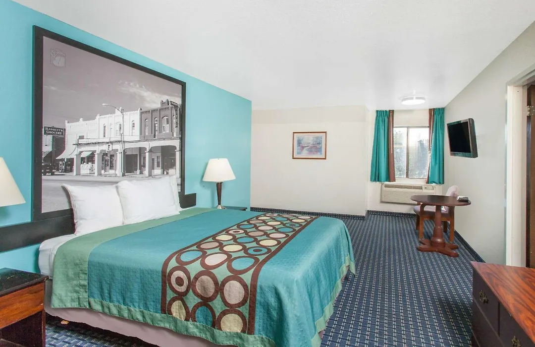 Super 8 By Wyndham Sallisaw-1