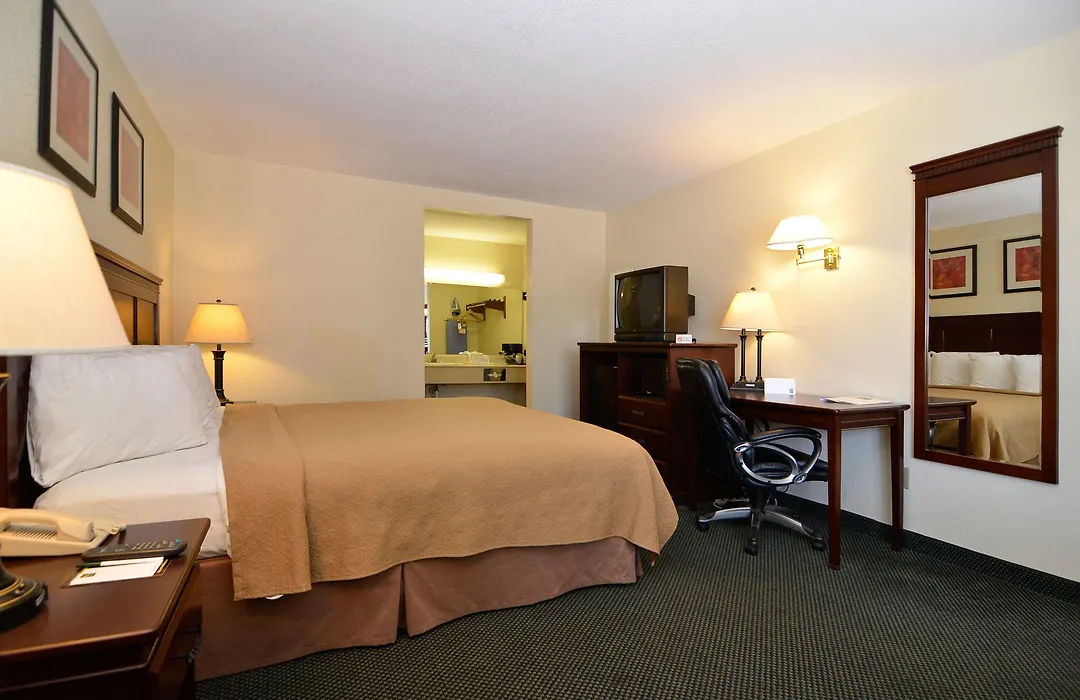 Quality Inn San Diego I-5 Naval Base-1