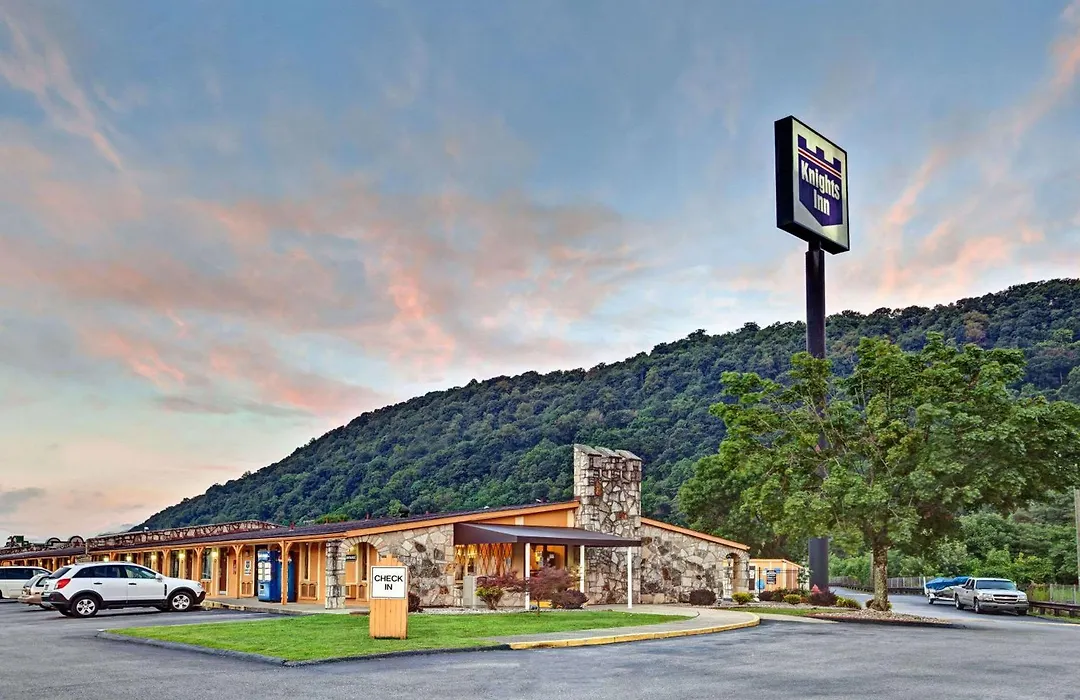 Knights Inn Charleston West Virginia-1