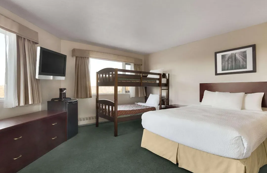 Days Inn By Wyndham Lethbridge-1