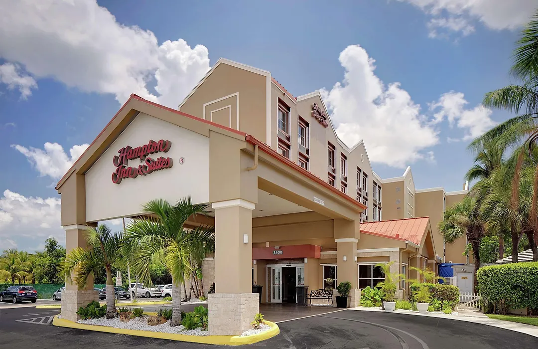 Hampton Inn & Suites Fort Lauderdale Airport-1