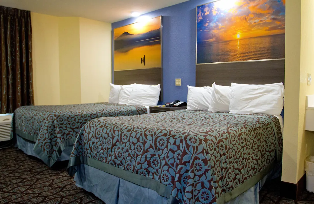 Days Inn By Wyndham Blue Springs-1