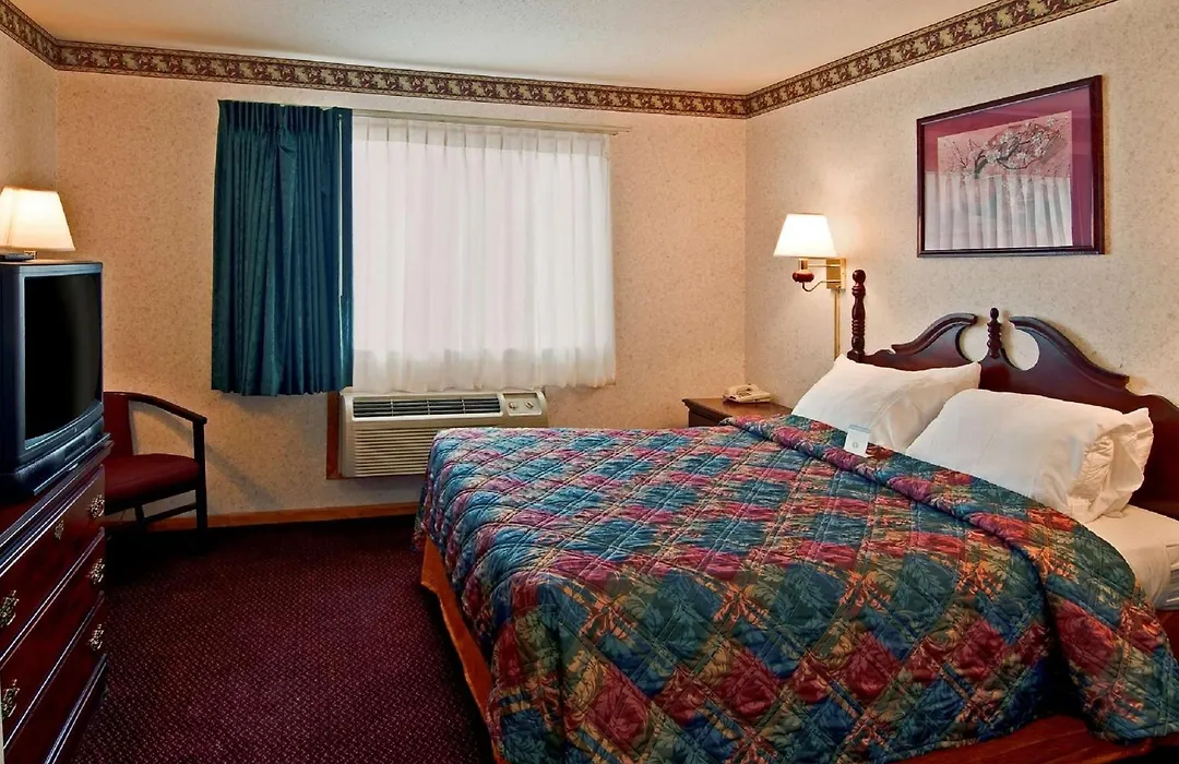 Americas Best Value Inn Waukegan-1