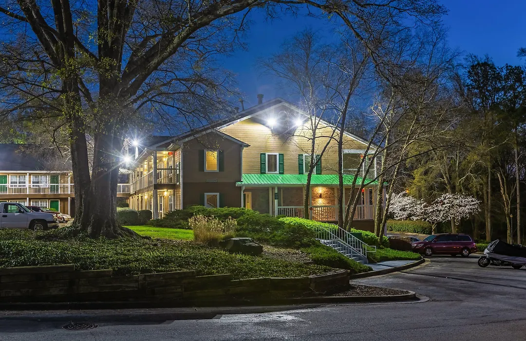 Hometowne Studios Atlanta Norcross-1