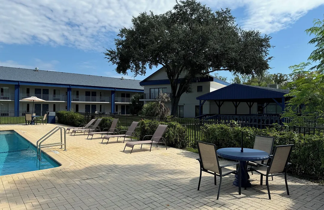 Days Inn By Wyndham Crystal River-1