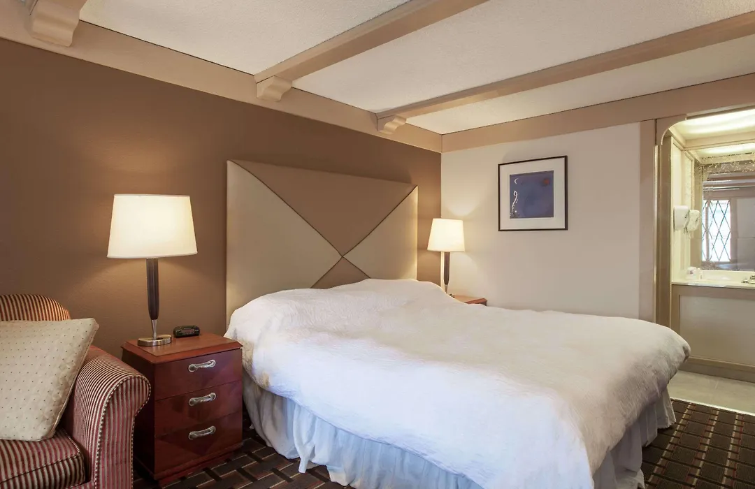 Knights Inn Greensburg-1