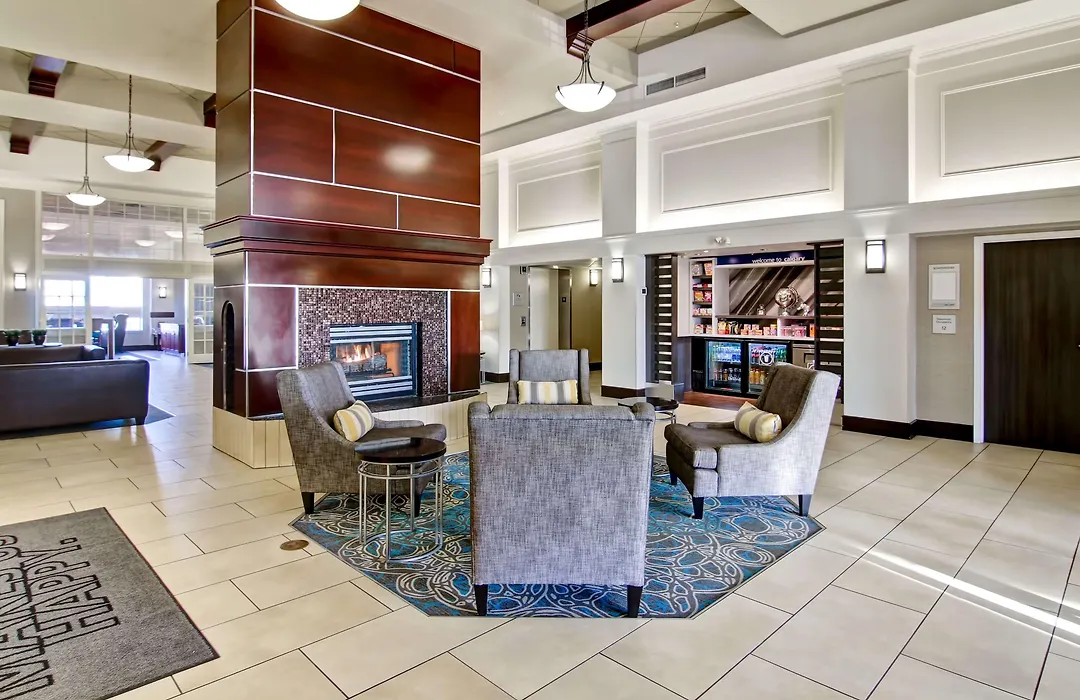 Hampton Inn & Suites By Hilton Calgary-Airport-1