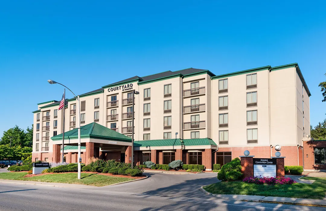 Courtyard By Marriott Bloomington-1