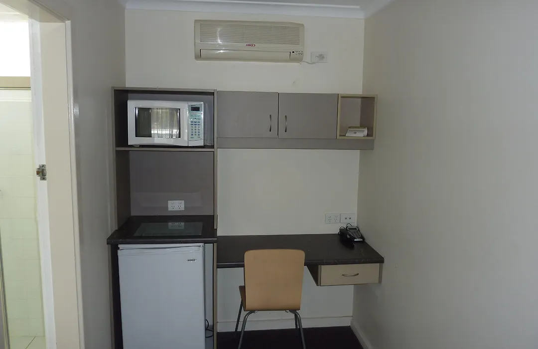 Caravilla Motor Inn-1
