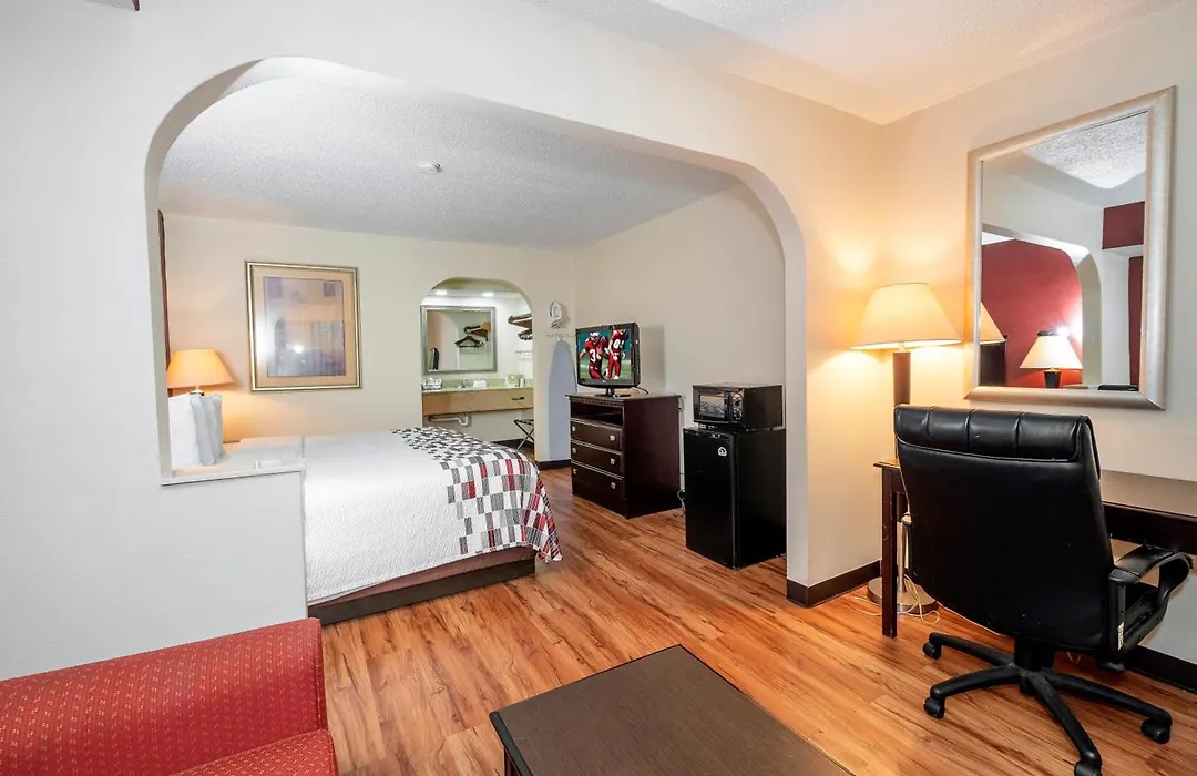 Red Roof Inn & Suites Oxford-1