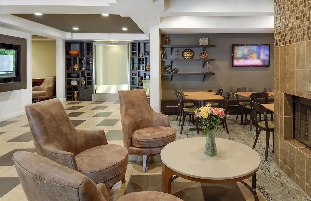 Courtyard By Marriott Portsmouth-1