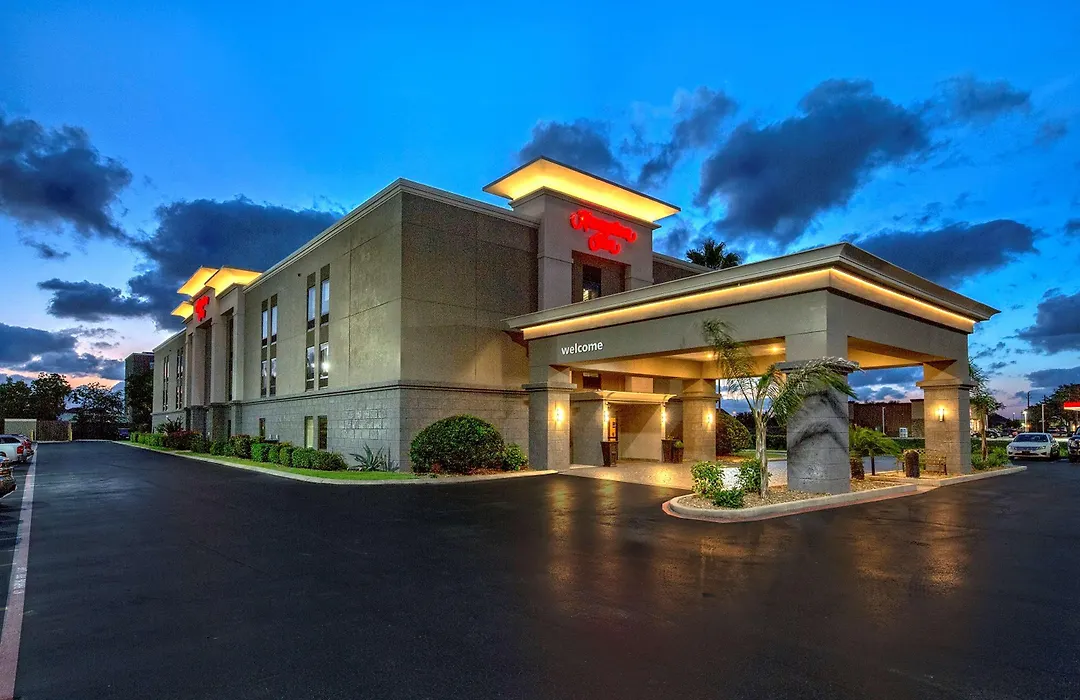Hampton Inn Houston Baytown-1