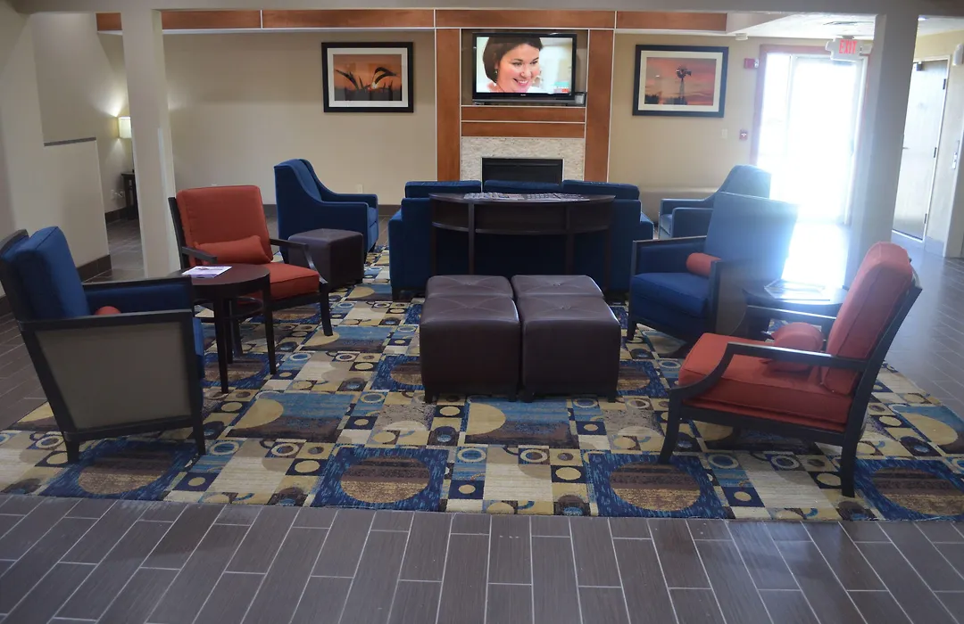 Comfort Inn & Suites Junction City - Near Fort Riley-1