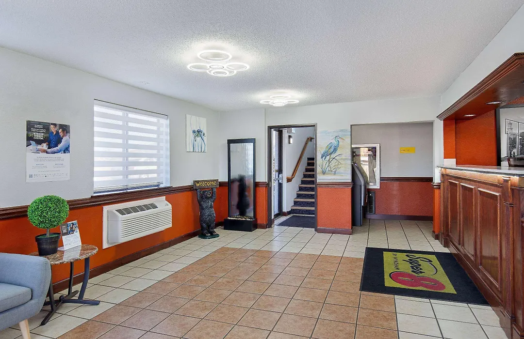 Super 8 By Wyndham Johnson City-1