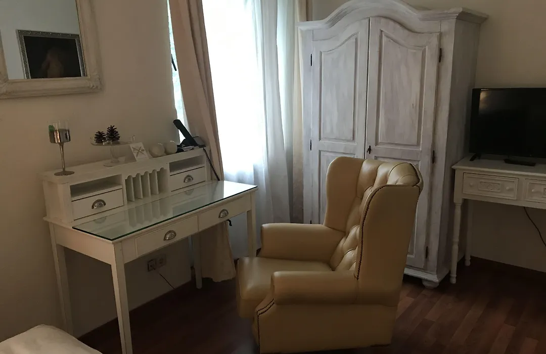 Hotel Am Volksgarten-1