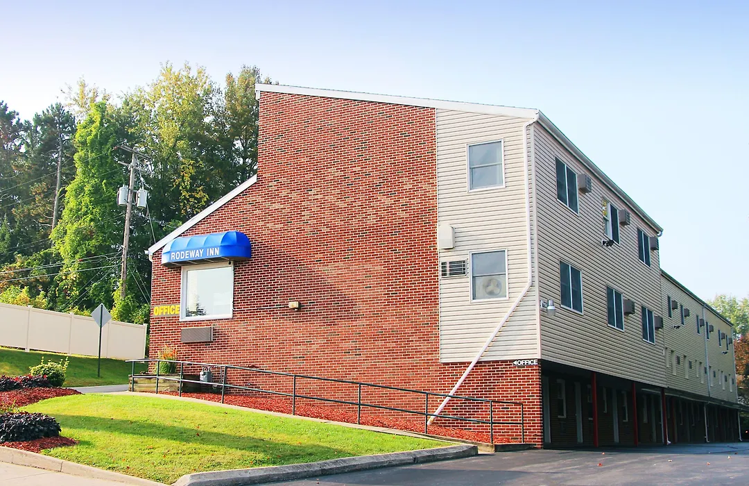 Rodeway Inn State College - Near University-1