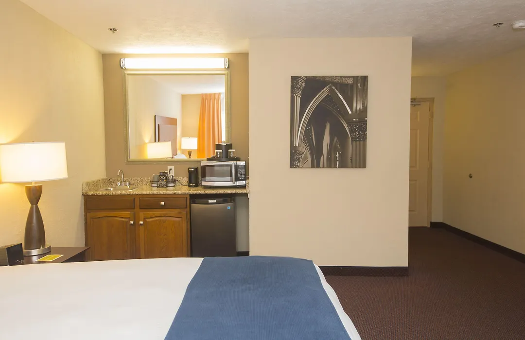 Ivy Court Inn And Suites-1