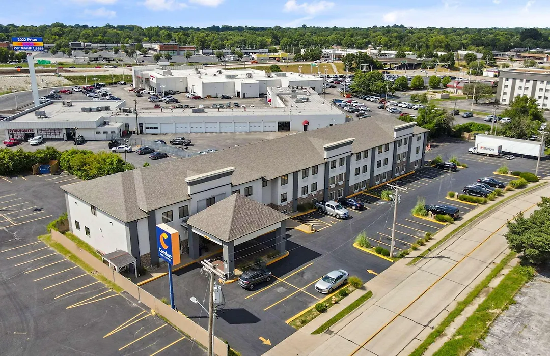Comfort Inn & Suites Hazelwood - St Louis-1