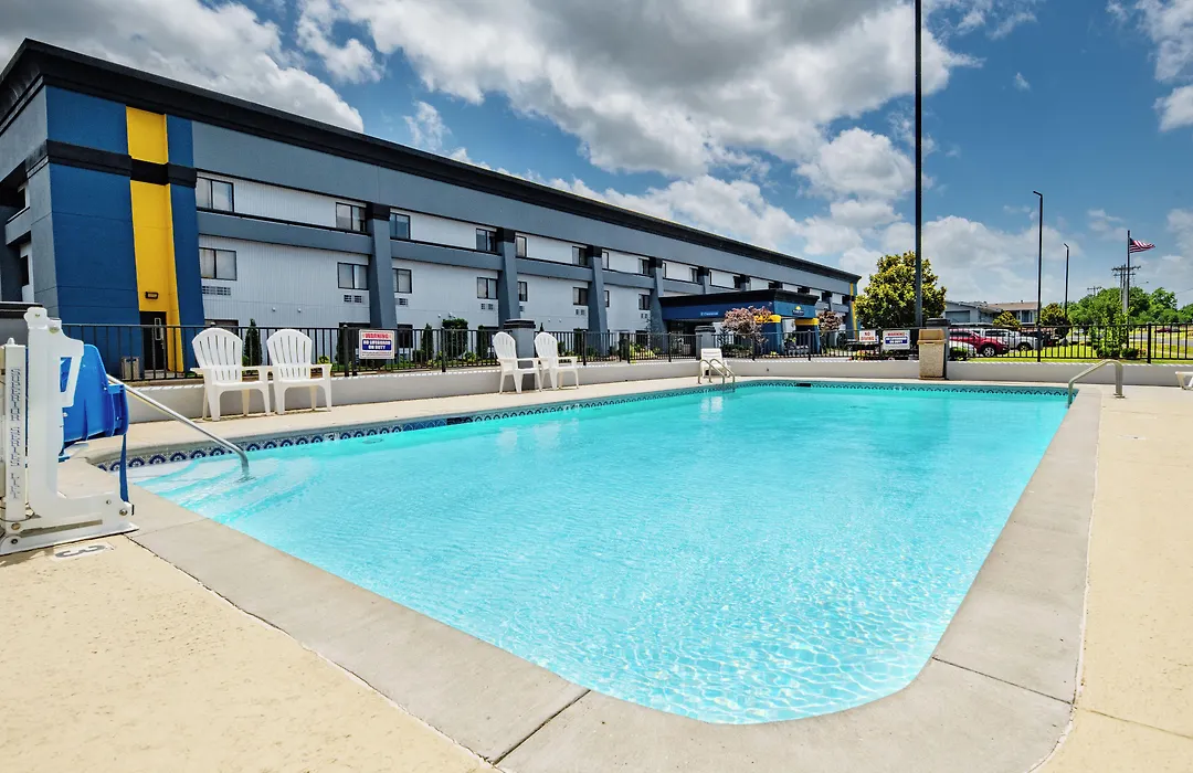 Days Inn By Wyndham Fort Smith-1