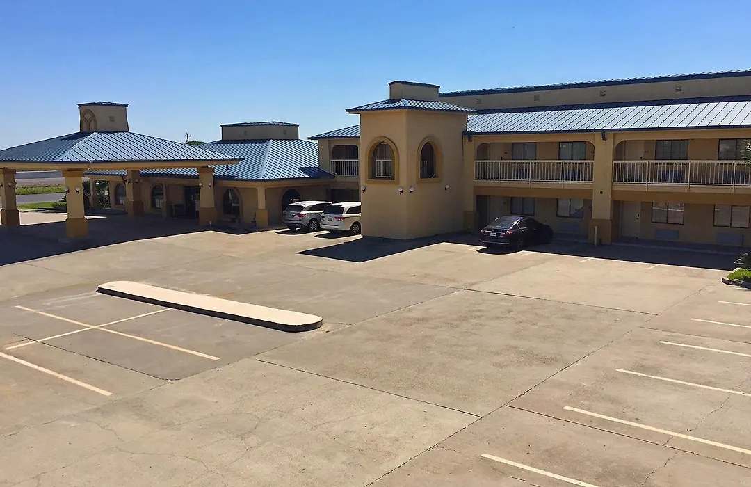 Americas Best Value Inn Bishop/Kingsville-1