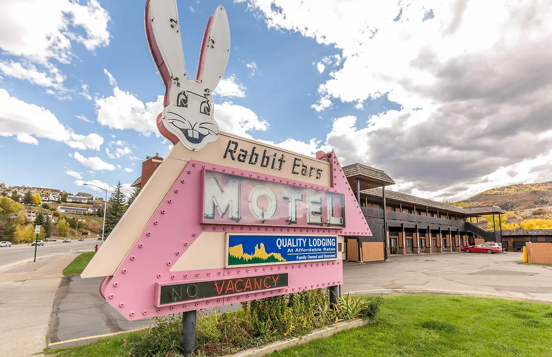 Rabbit Ears Motel-1