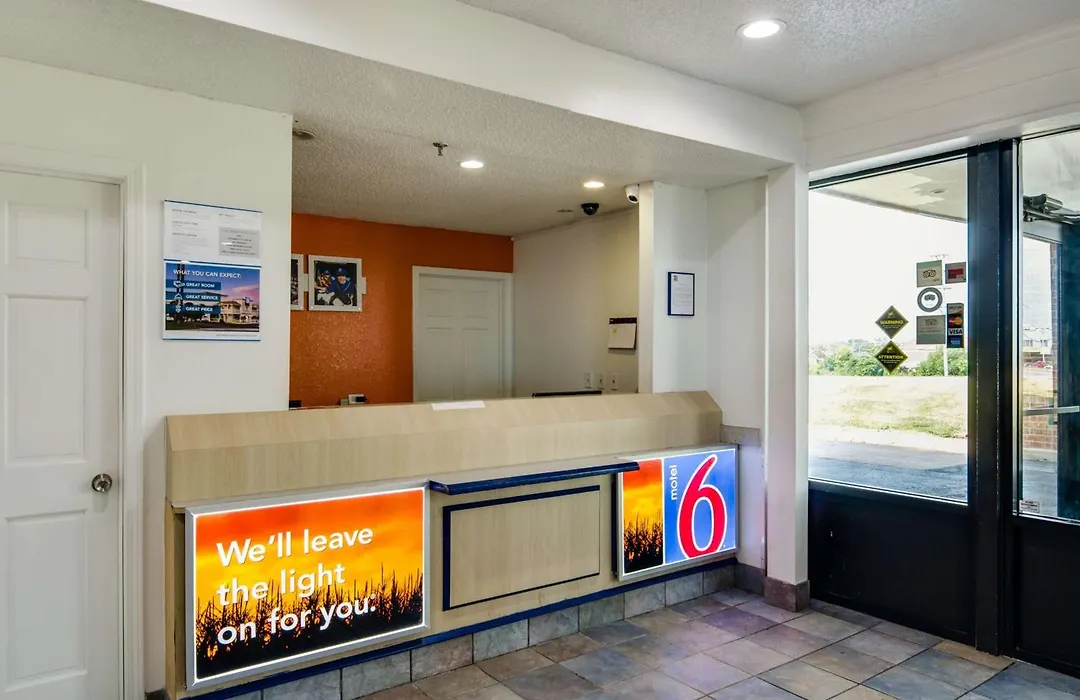 Motel 6-Waukegan, Il-1