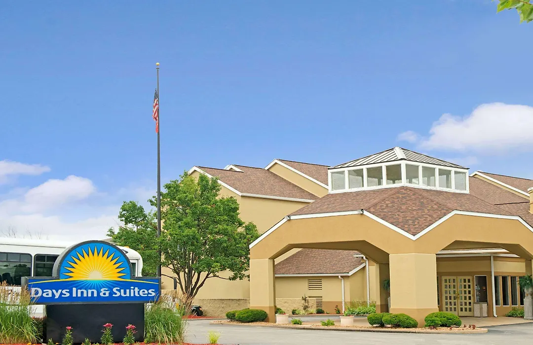 Days Inn By Wyndham St. Louis/Westport Mo-1